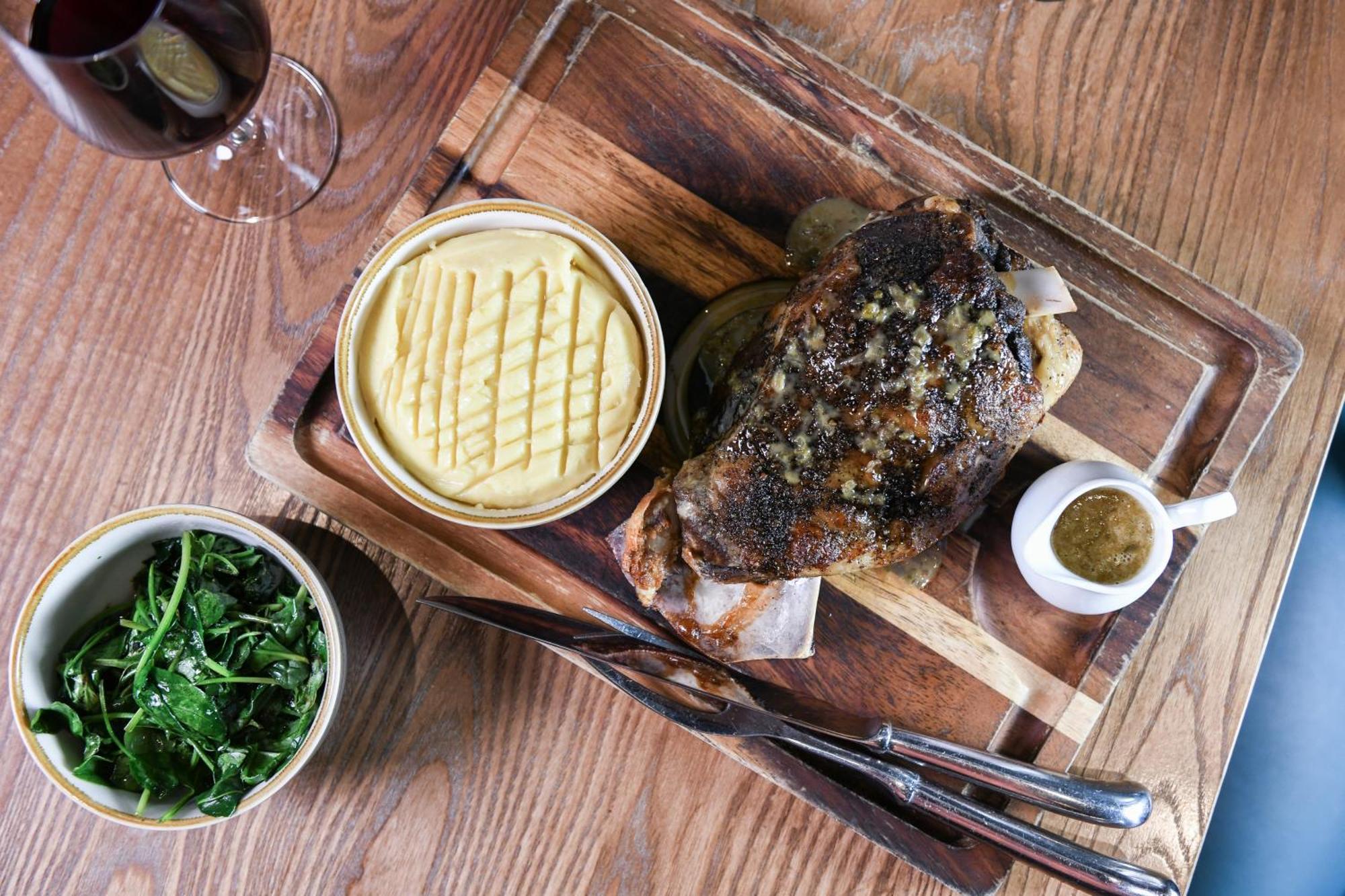 Powerhouse Hotel Tamworth By Rydges Exterior foto A whole turbot