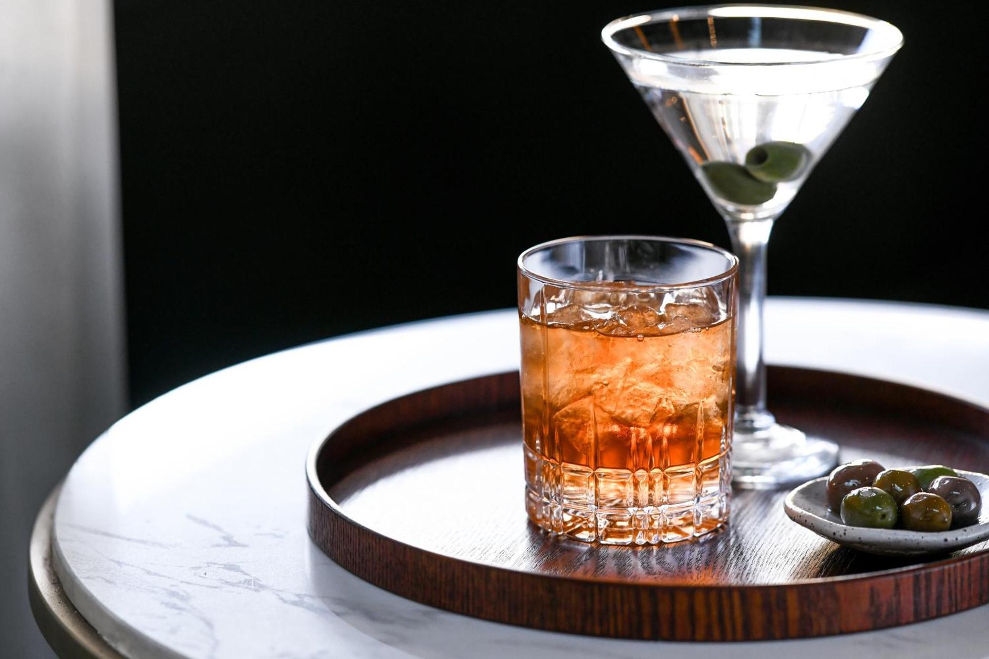 Powerhouse Hotel Tamworth By Rydges Exterior foto A martini and Old Fashioned